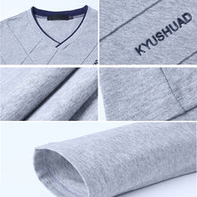 Carregar imagem no visualizador da galeria, Blusa Masculina Slim Design de Vinco - Longo / Elegante / Luxo / Gola V
